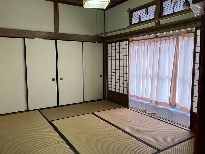 1930s wood house, 11-min walk to station, Tottori
