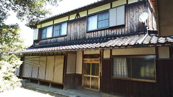 1960s wood house with storehouses in Hyogo