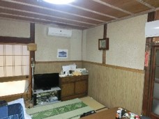 Wood house on a large plot in Niigata