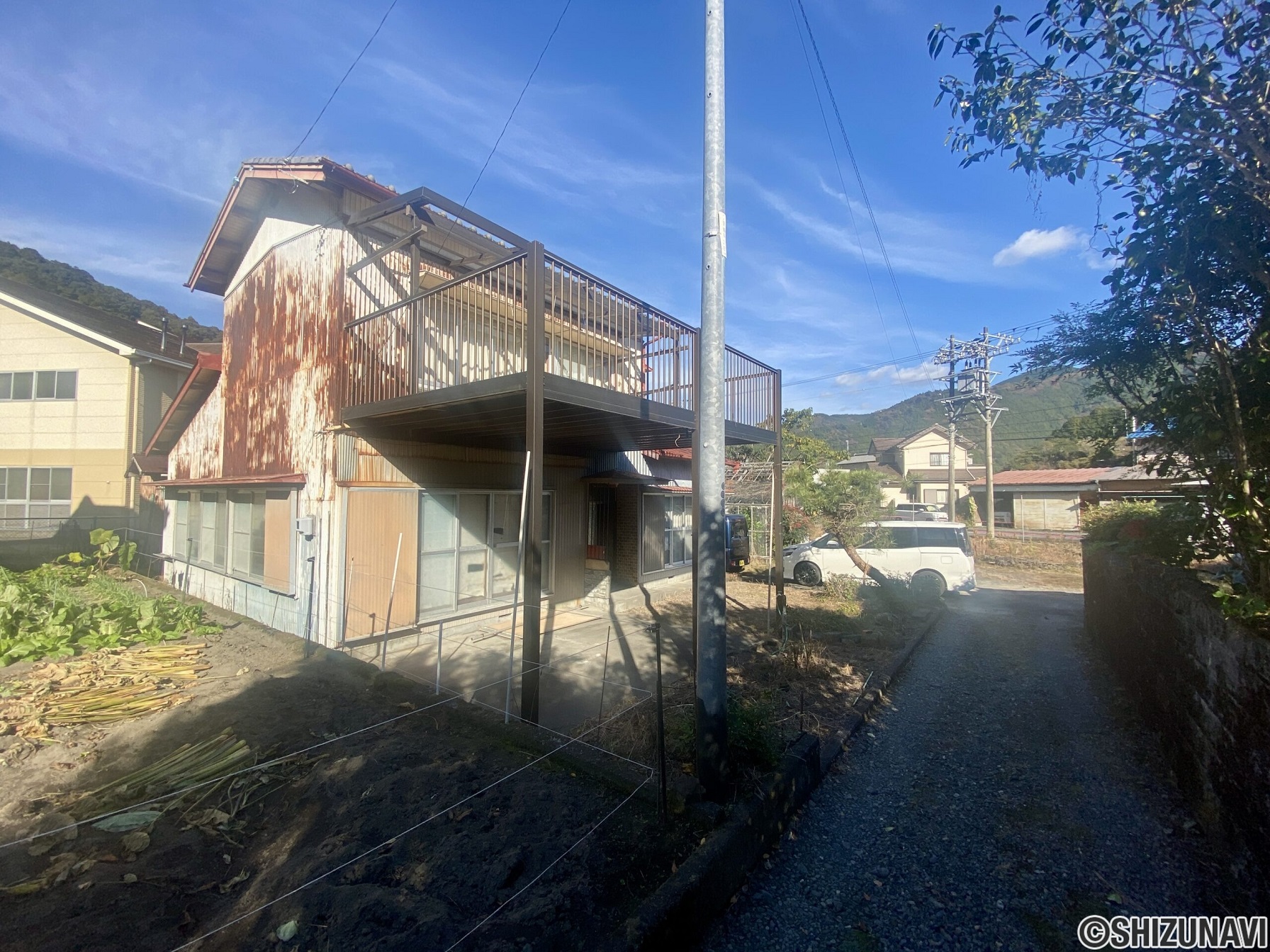 1970s wood house, 8-min walk to station, Shizuoka