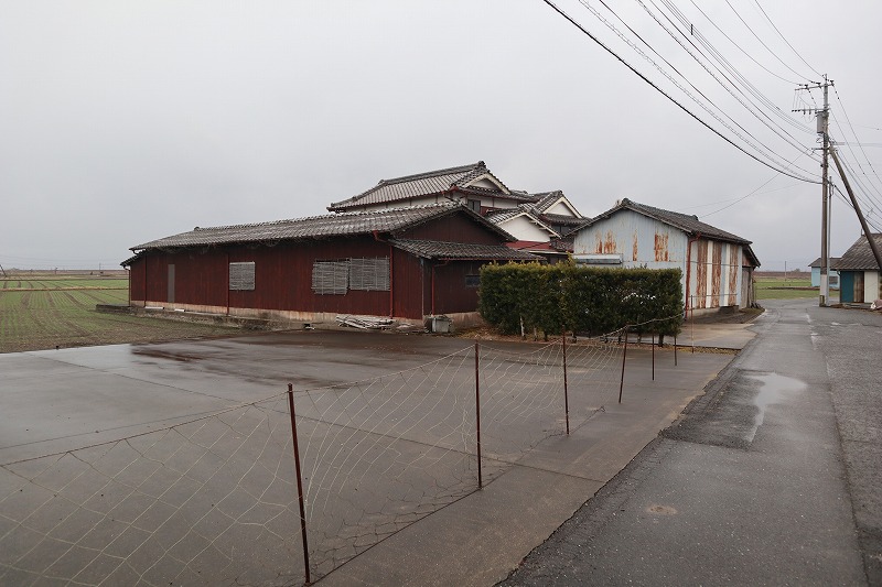 1950s wood house on a large plot in Saga
