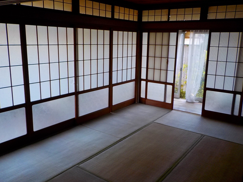1970s house, 10-min walk to station, Tottori