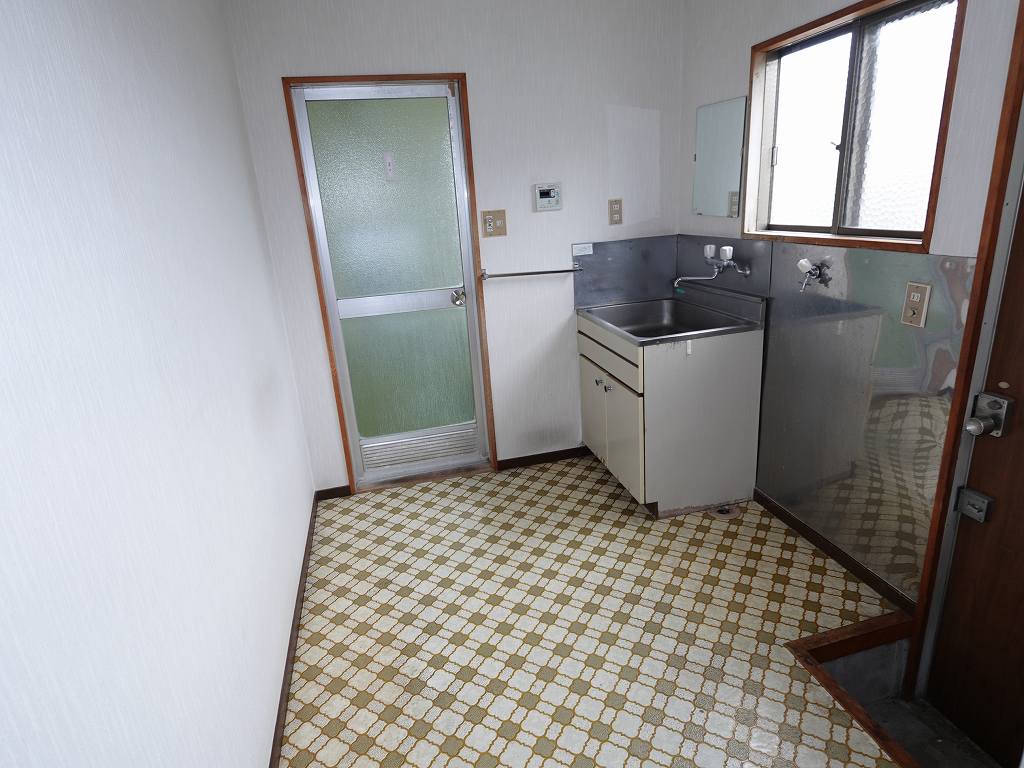 1980s steel-frame house, 17-min walk to station, Nagano