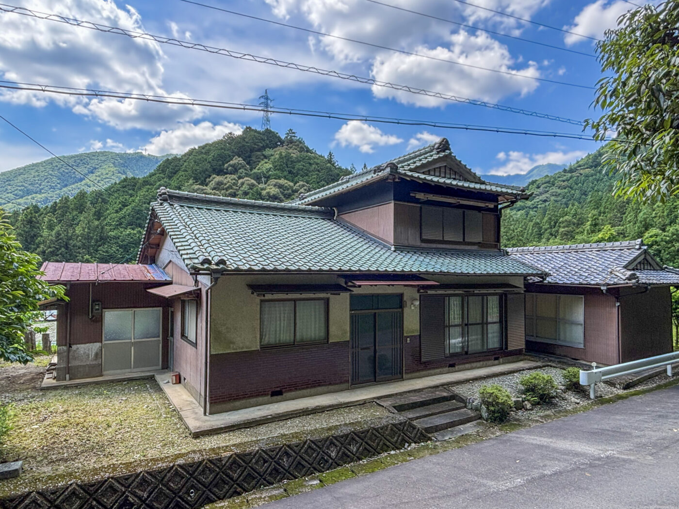 1970s wood house in Matsusaka Kahada