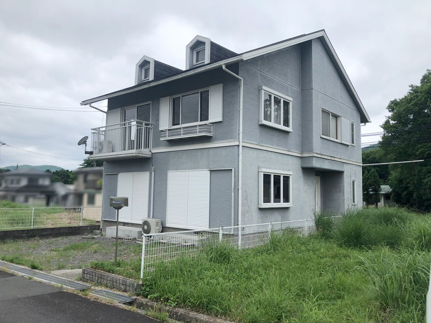 1990s steel-frame house in Hiyoshi, Nantan