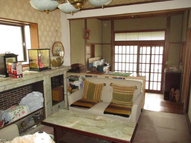 1920s wood house on a large plot in Okayama