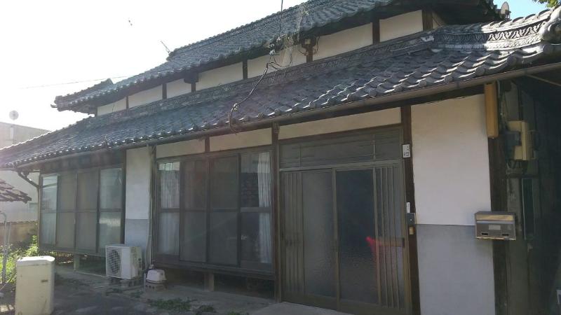 1950s wood house with outbuildings in Kagawa
