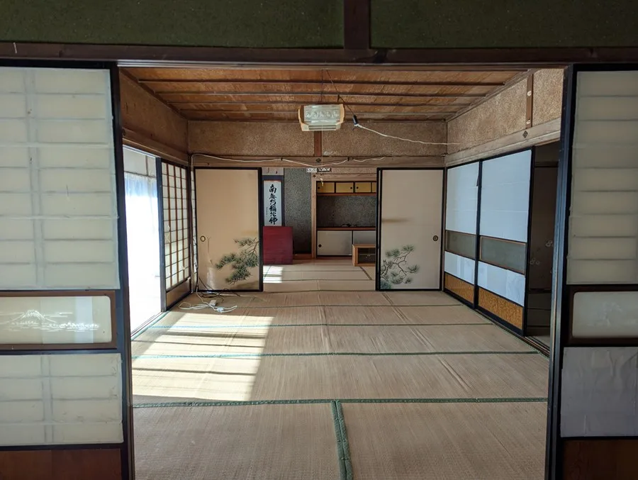 1960s wood house on a large plot in Nagano
