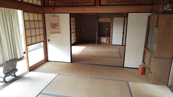 1970s wood house on a large plot in Hyogo
