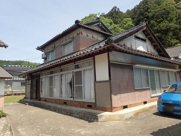 House with storehouses in Toyama