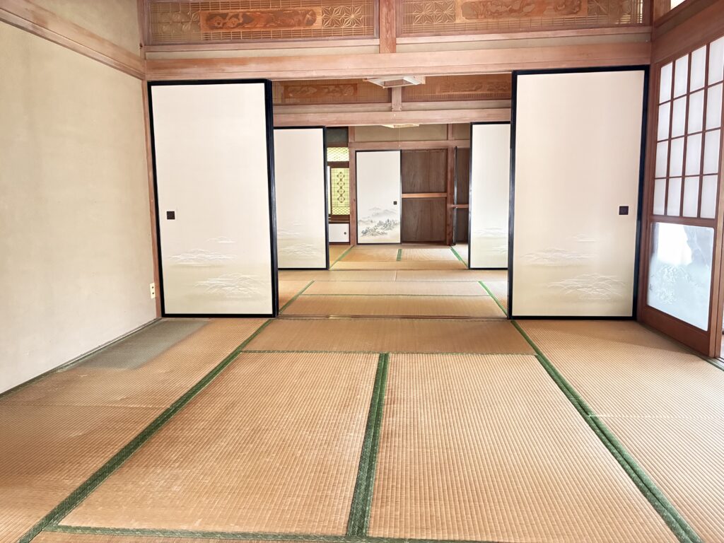 Vacant property for sale with agricultural land [No.317] Hisawa 16 million yen Showa 49 year construction Land 1289.68㎡ Building 143.49㎡ Paddy 536㎡