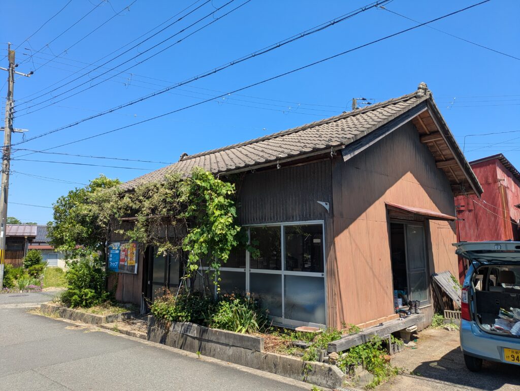 1970s wood house with storehouses in Kyotango, Kyoto