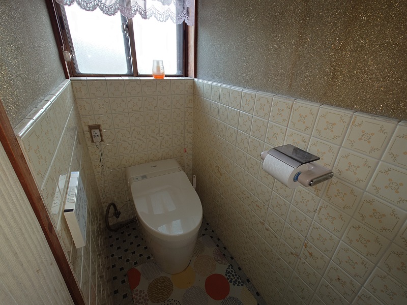 1970s wood house, 7-min walk to station, Tottori