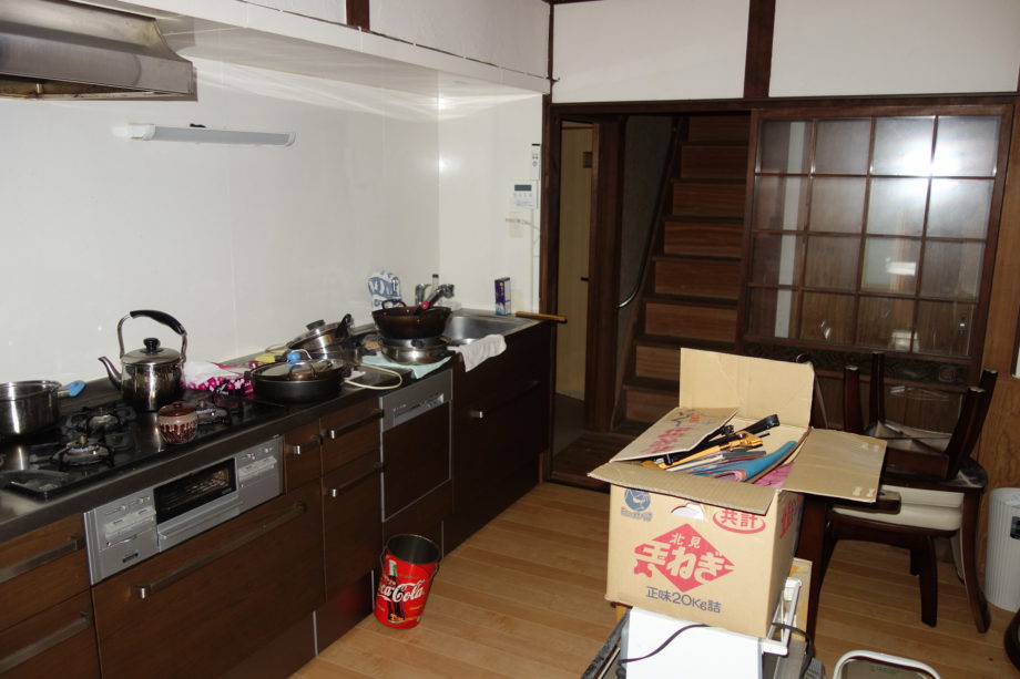 1970s wood house on a large plot in Nagasaki