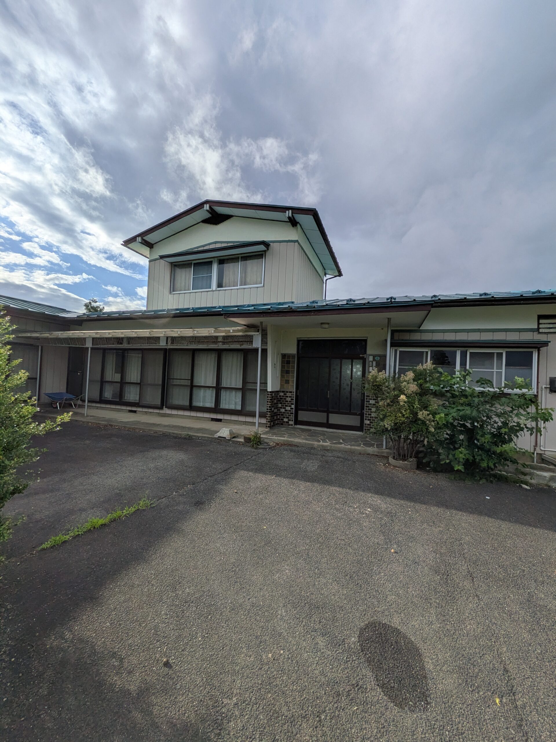 1970s wood house on a large plot in Iwate