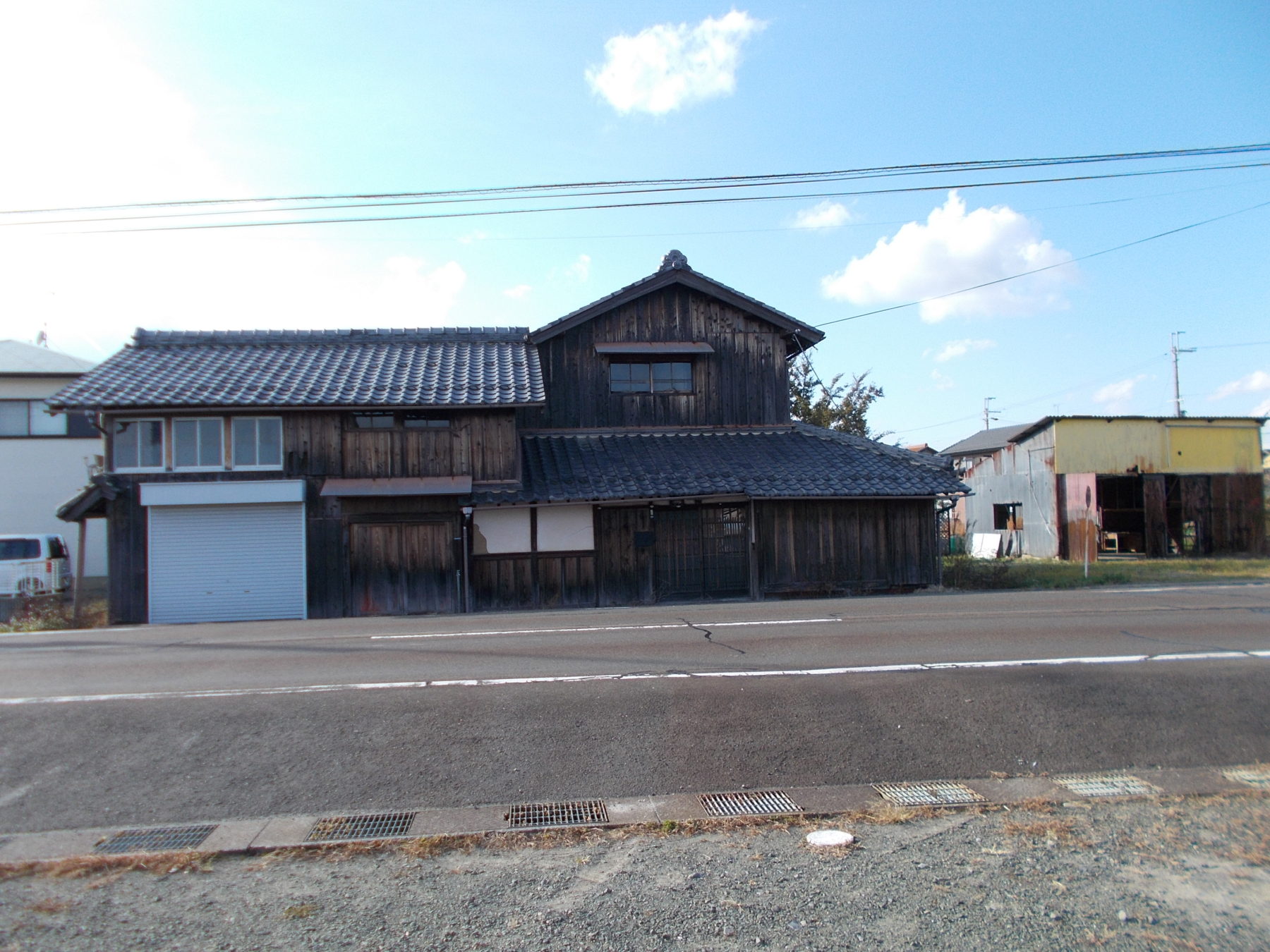 1960s wood house, 18-min walk to station, Shiga