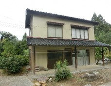 Wood house on a large plot in Niigata