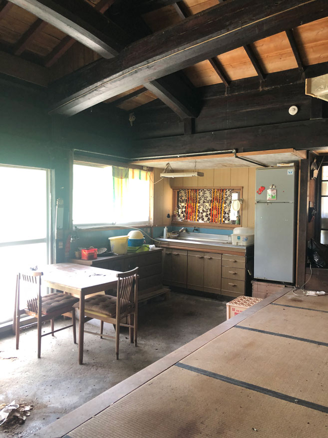 Wood house with storehouses in Miyama, Nantan