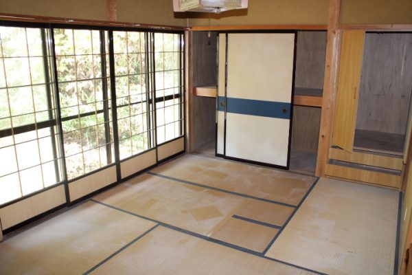 1980s house, 17-min walk to station, Shimane