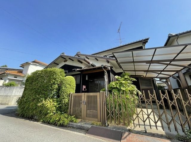 1980s wood house in Ehime