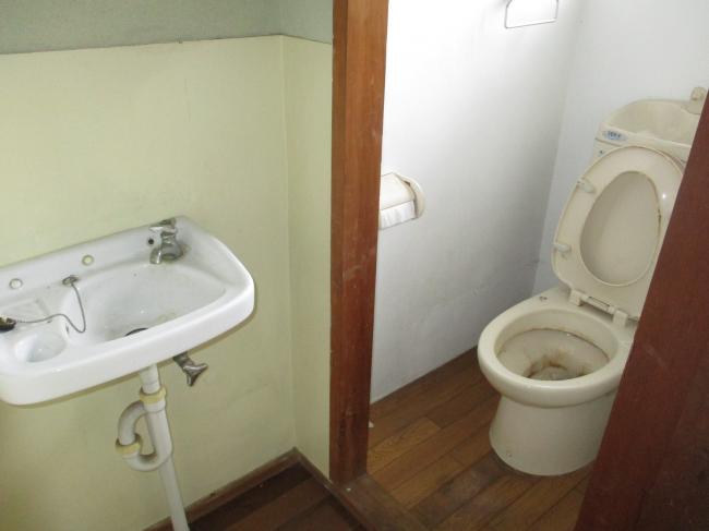 1970s house, 17-min walk to station, Okayama