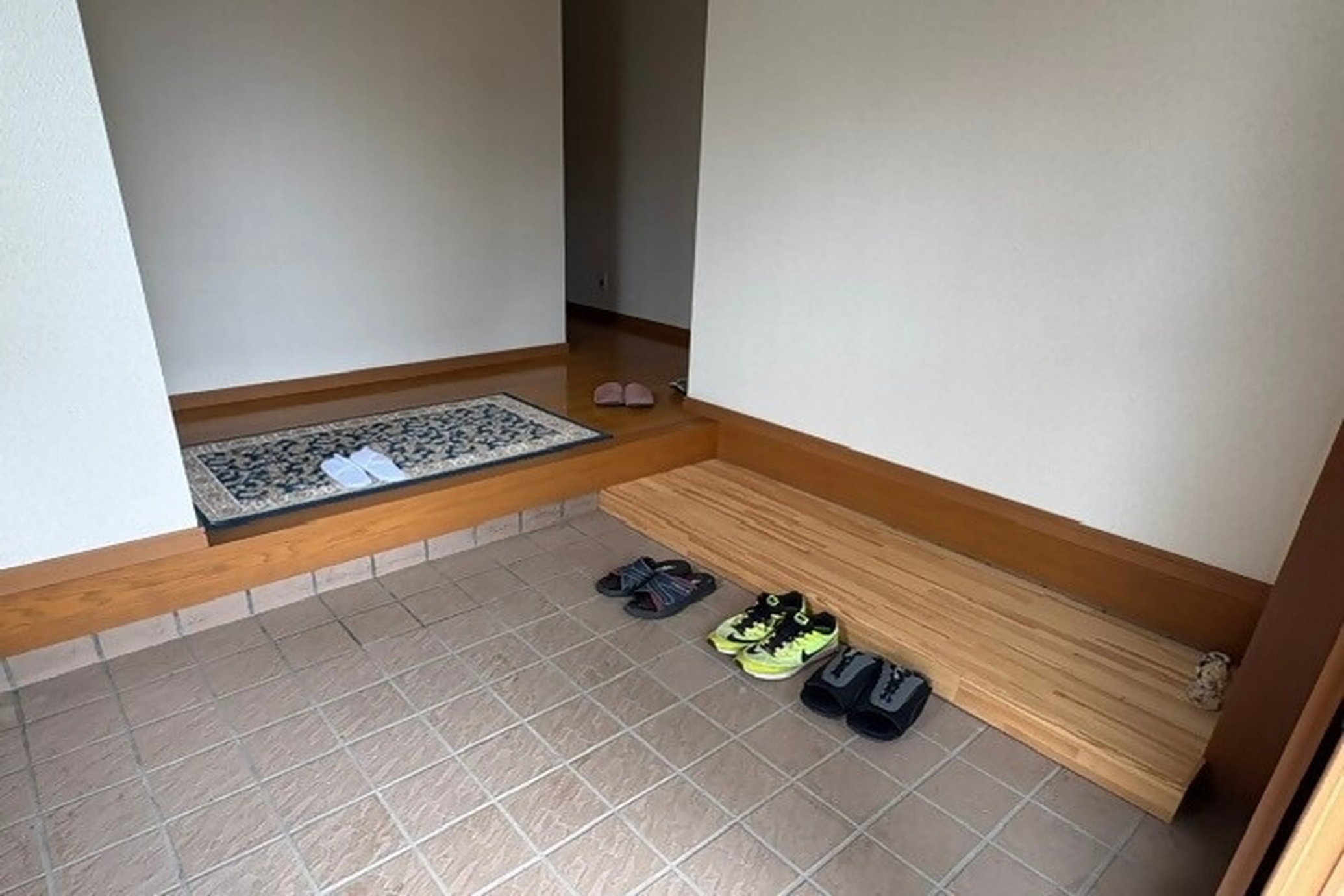 1980s wood house, 6-min walk to station, Fukui