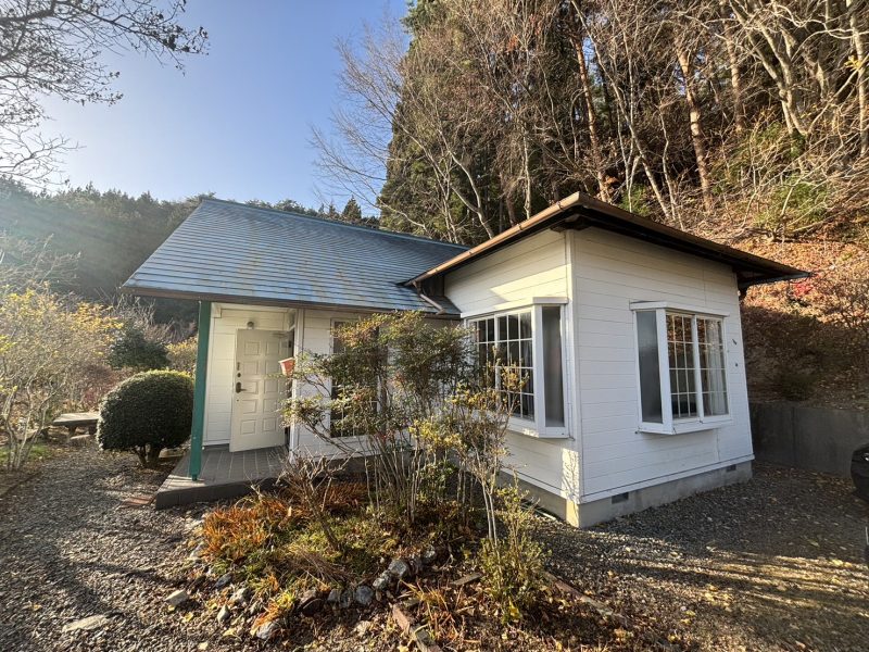 1980s wood house on a large plot in Iwate
