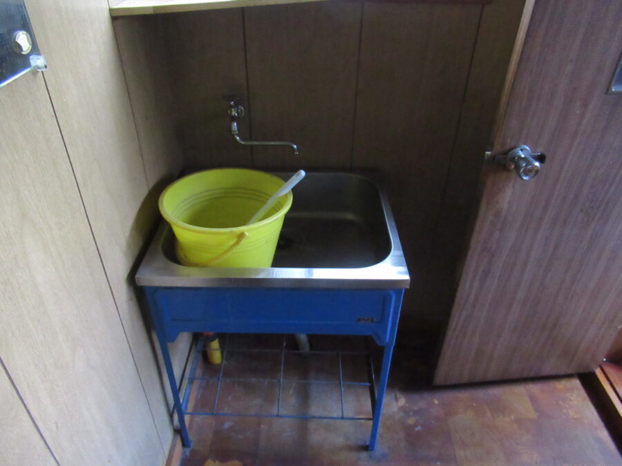 1970s wood house, 8-min walk to station, Aomori