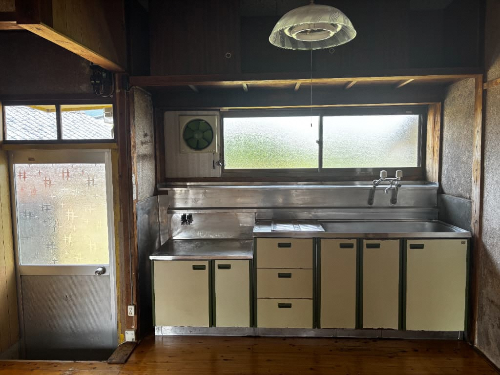 1970s wood house in Nagasaki