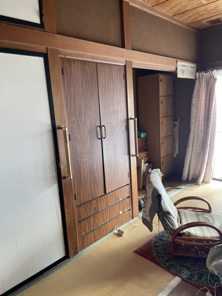 1950s wood house on a large plot in Tochigi