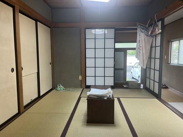 1970s wood house, 7-min walk to station, Shizuoka