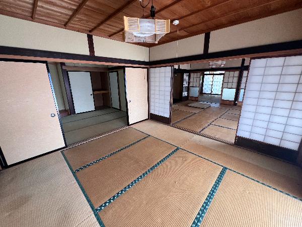 Kashige - Vacant Property 26