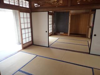 1970s wood house in Tsukumi