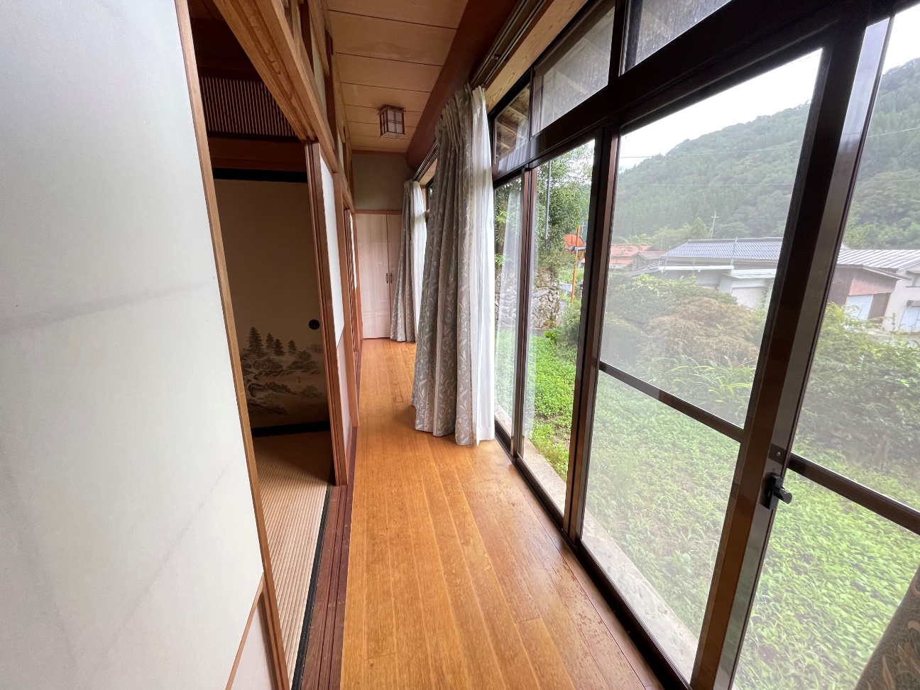 1990s wood house with outbuildings in Tottori