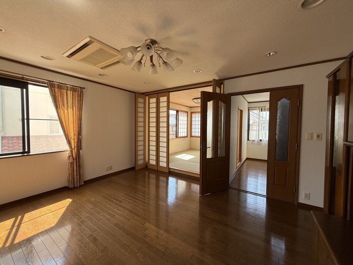 2020s steel-frame house, 15-min walk to station, Ehime