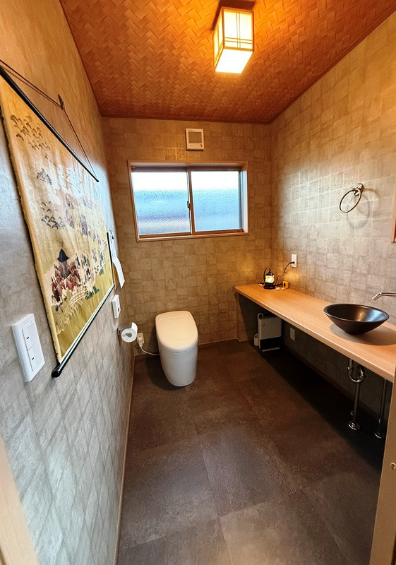1960s wood house, 17-min walk to station, Toyama