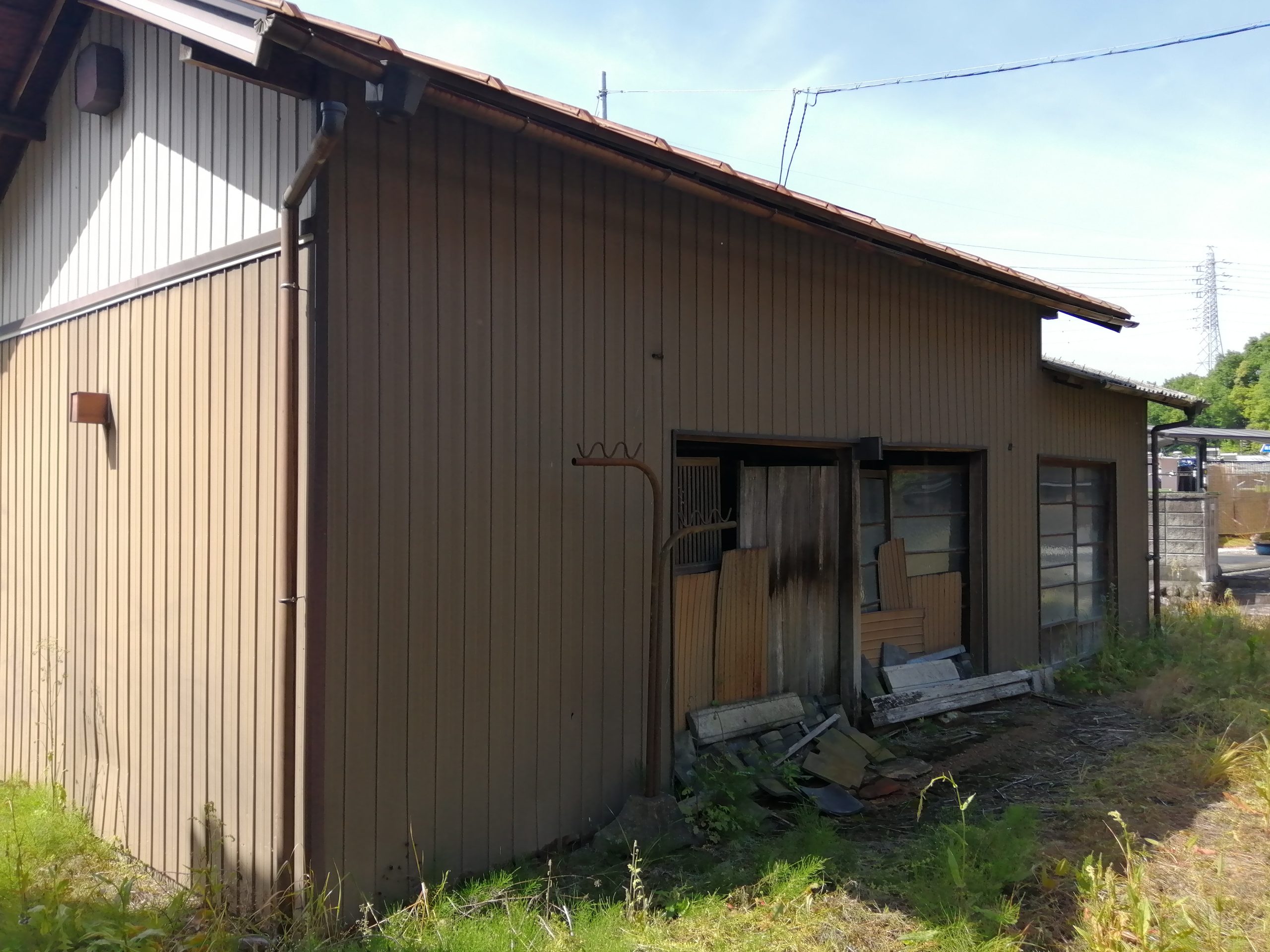 1940s wood house with storehouses in Gifu