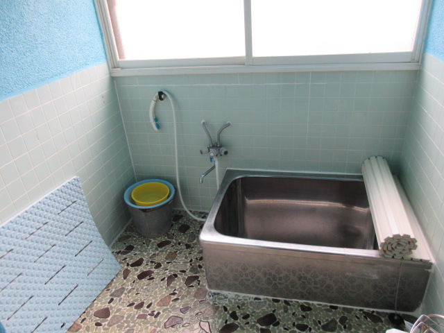 1970s wood house, 20-min walk to station, Nagano