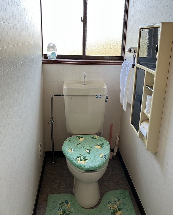 1990s wood house, 18-min walk to station, Tottori