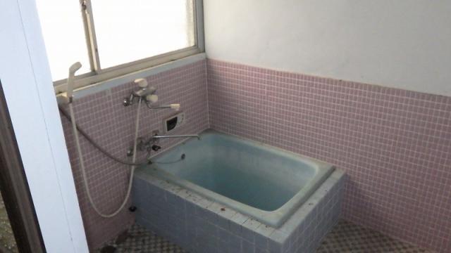 1960s wood house, 16-min walk to station, Nagasaki