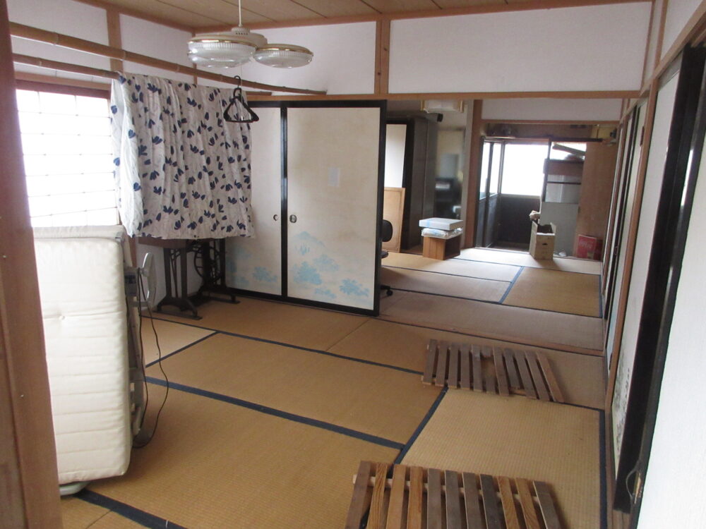Wood house on a large plot in Iwate