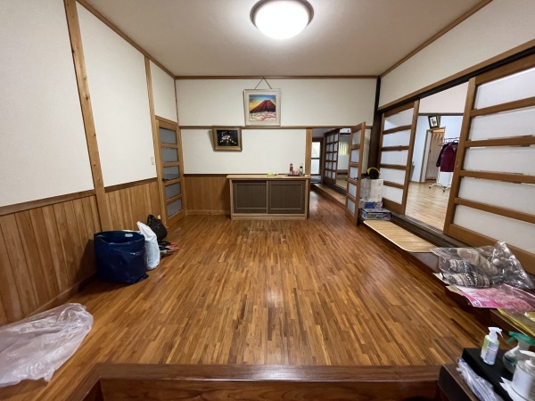 1930s wood house on a large plot in Tottori