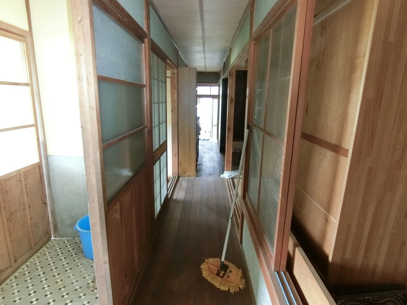 1960s wood house in Kochi