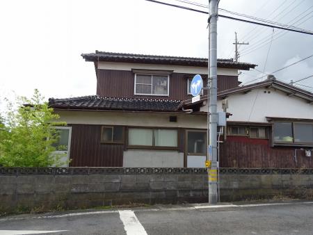 1960s wood house, 14-min walk to station, Tottori