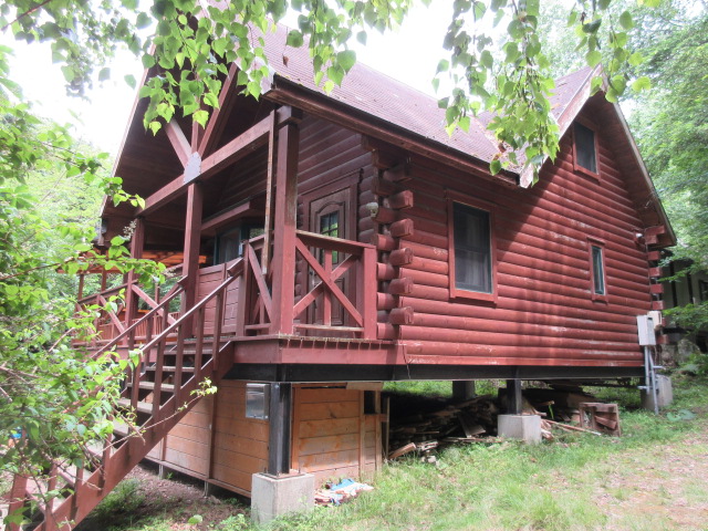 1990s wood house on a large plot in Nagano