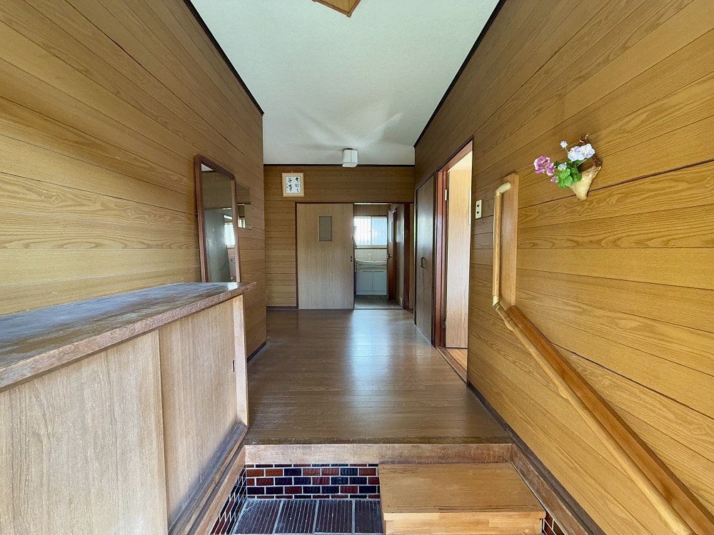 1970s wood house near the coast in Ibusuki, Kagoshima