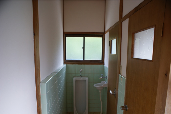 1980s wood house in Kochi