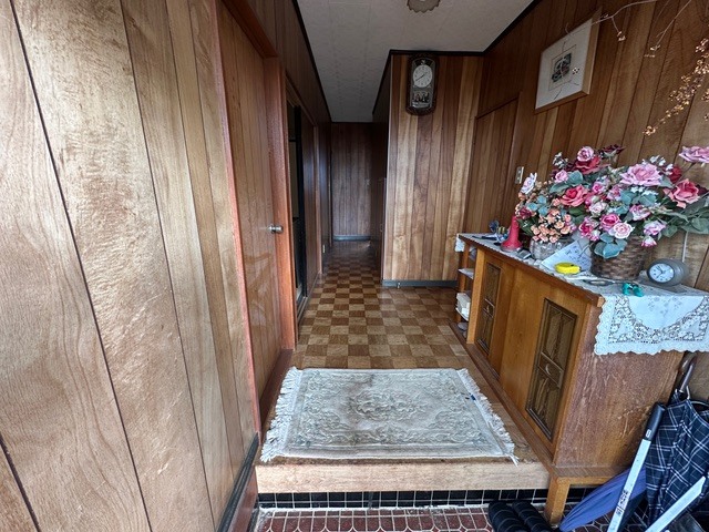 1980s wood house on a large plot in Yamanashi