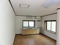 1970s wood house on a large plot in Niigata