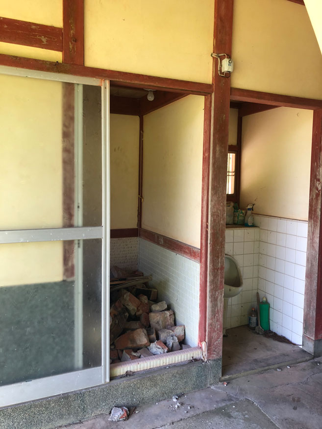 Wood house with storehouses in Miyama, Nantan